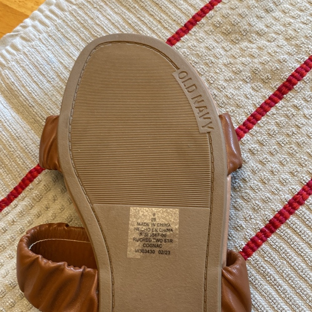 Old Navy Sandals - Picture 6 of 7